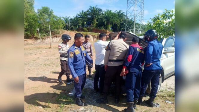 Diduga Korsleting, Mobil Guru SMP Di Pulau Sebatik Terbakar Di Lingkungan Sekolah