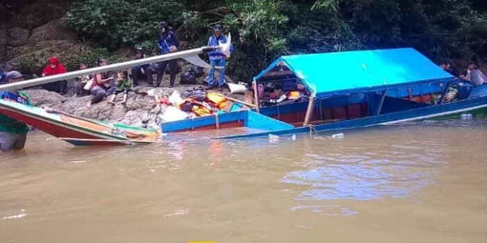 Perahu Rombongan Asisten 3 Pemkab Nunukan Mengalami Kecelakaan Saat Menuju Upacara HUT RI Di Lumbis Hulu
