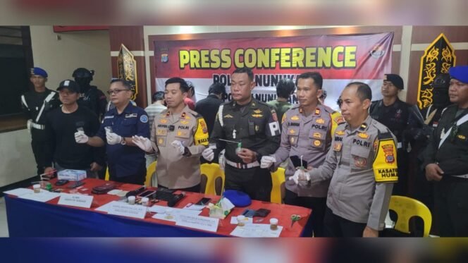 
					Gerebek Kawasan Pesisir, Satreskoba Nunukan Amankan Pengedar Dan Enam Orang Pemakai Sabu Sabu