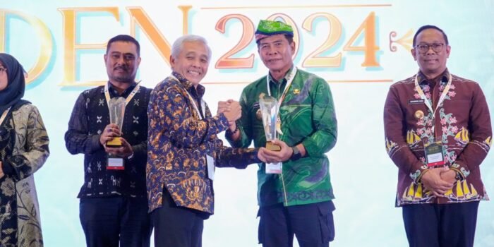 Sukses Target EBT, Gubernur Zainal Raih Penghargaan DEN 2024