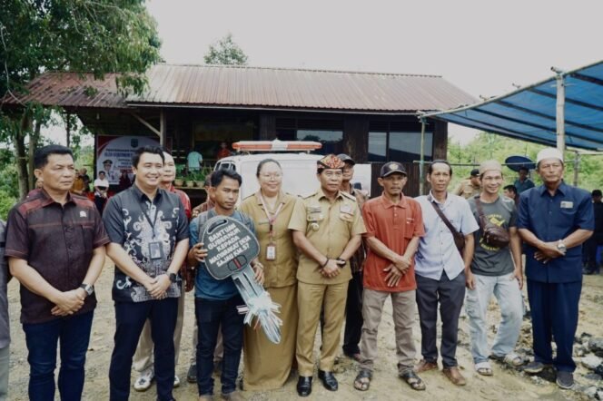 CSR Terealisasi, Masyarakat Km 57 Terima Bantuan Gubernur