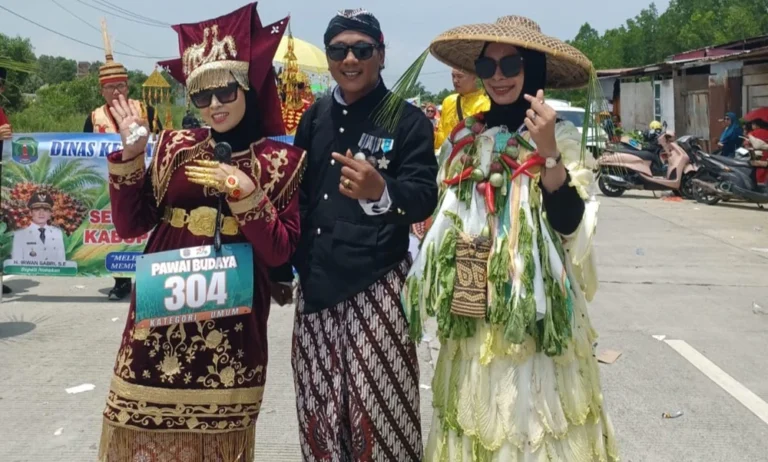 DKPP Nunukan Raih Juara III Pawai Budaya Lewat Kreasi Busana Hasil Bumi